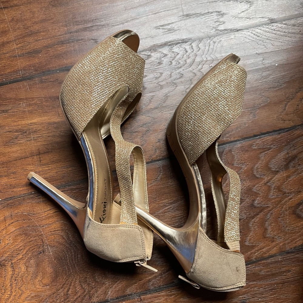 Size 11 Gold Glitter Heels - Picture 5 of 9